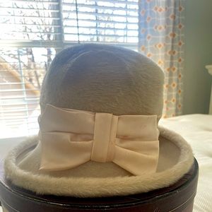 La Vienne imported 1960’s vintage hat. Made in Austria.